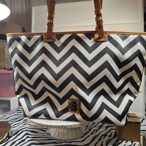 Dooney & Bourke  leather tote - Picture 10 of 16